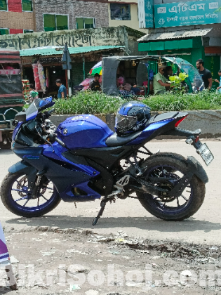 Yamaha R15 v4